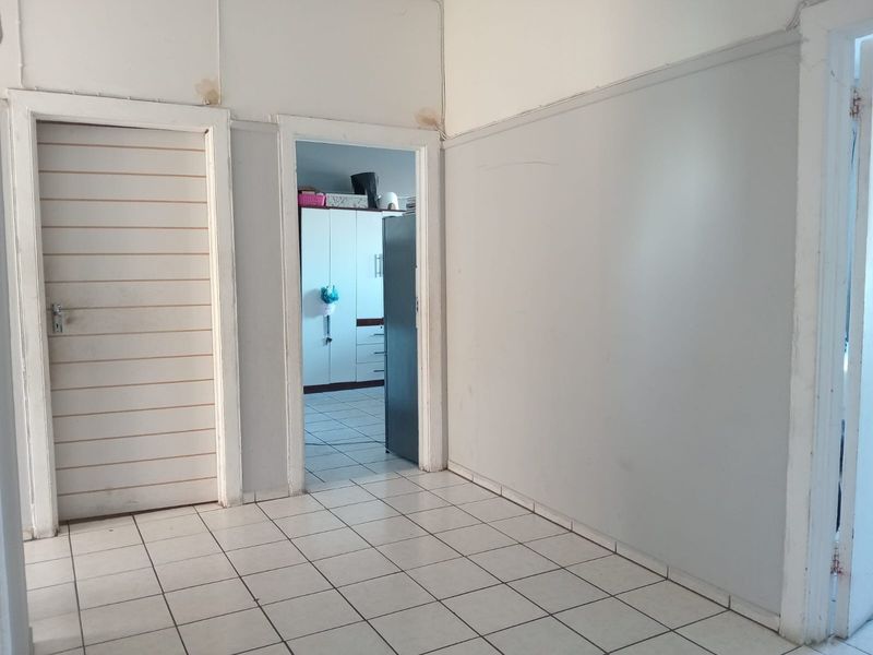 Income Generating 4-Bedroom Investment Apartment in Quigney - Photo 7