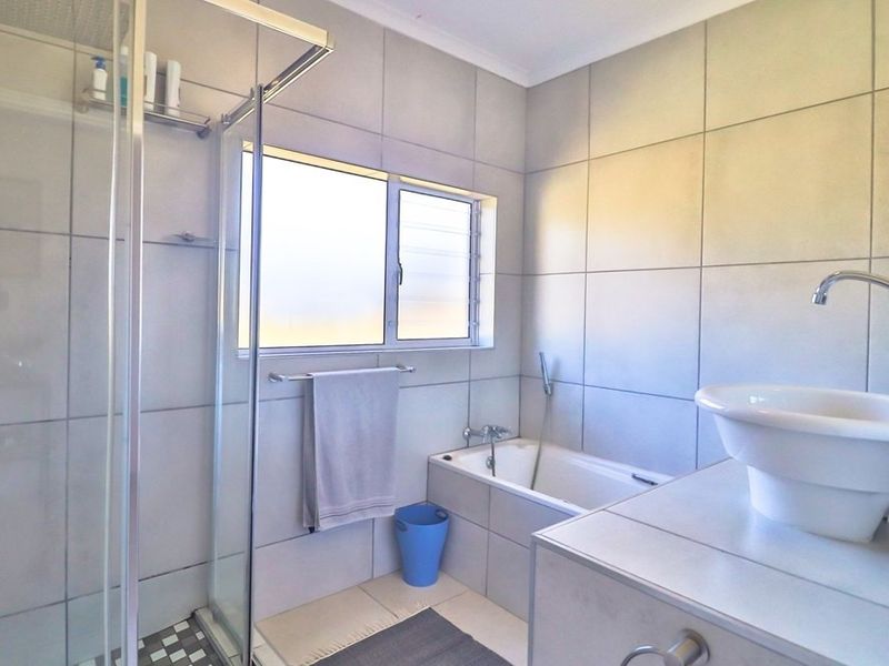 Luxury Home Rental on Yaverland Estate - Photo 10