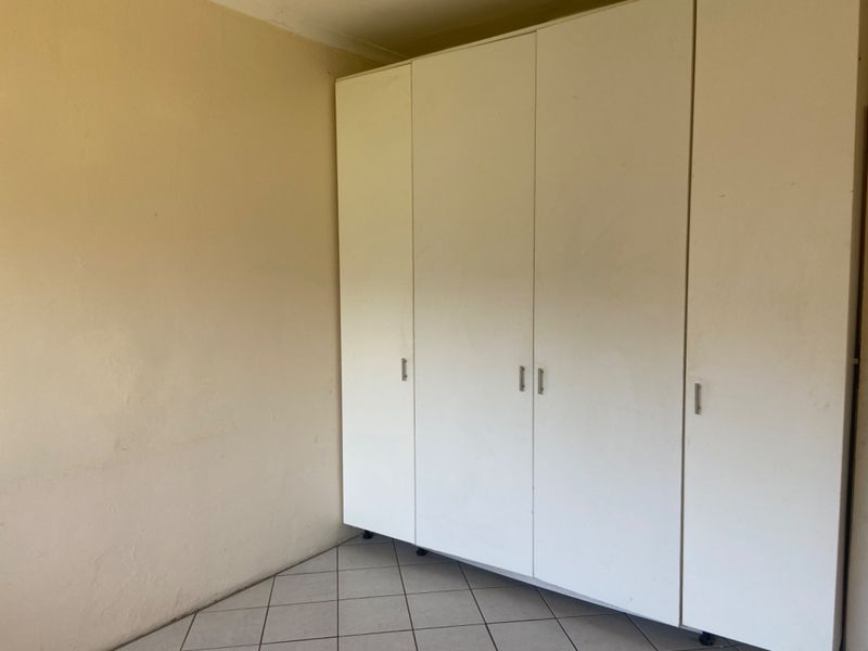 Cottage To Rent in Athlone Park, Amanzimtoti, KwaZulu Natal - Photo 6