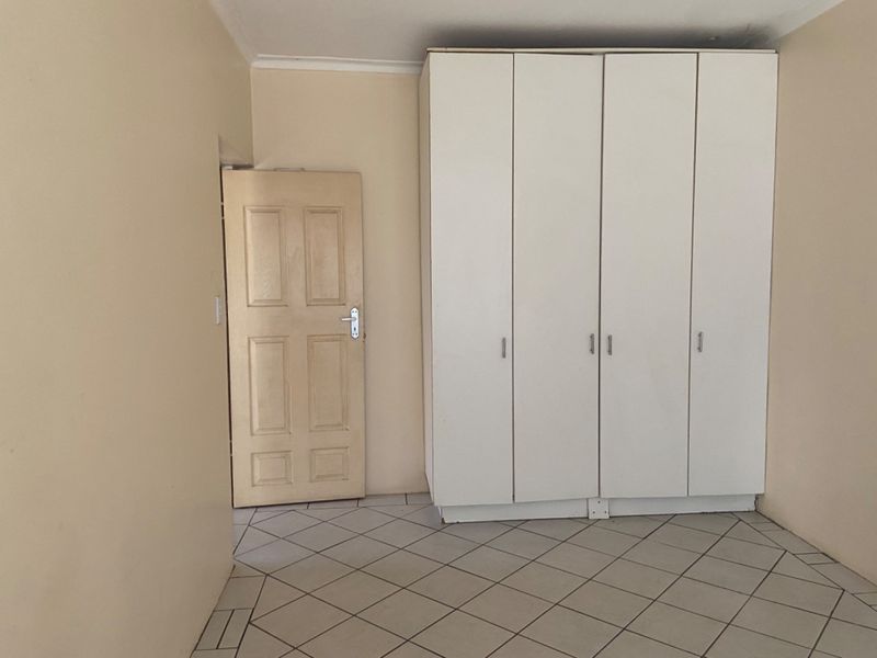 Cottage To Rent in Athlone Park, Amanzimtoti, KwaZulu Natal - Photo 7
