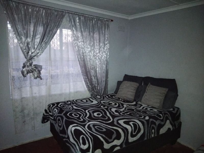 3 Bedroom house for sale in Eastridge Mitchells Plain - Photo 8