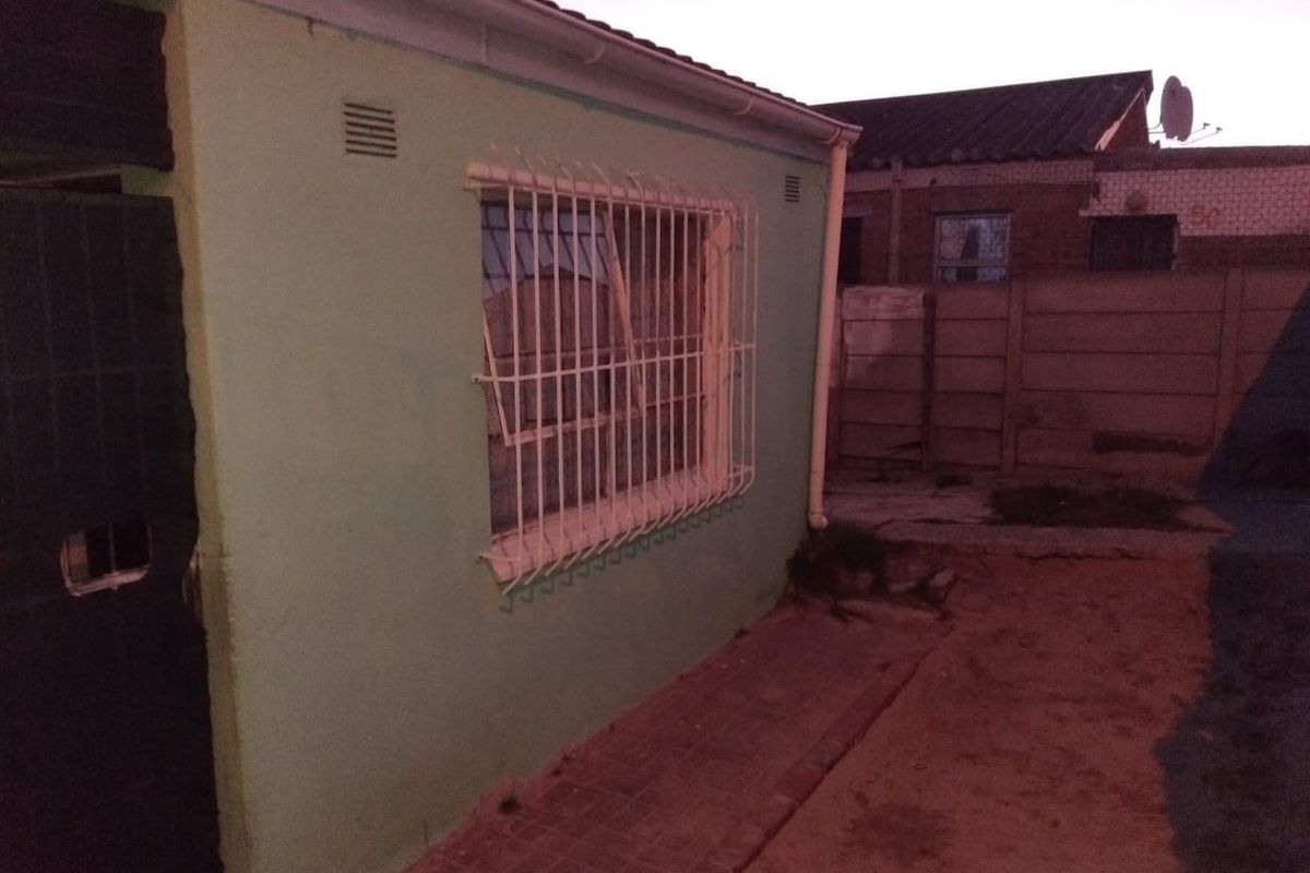 3 Bedroom house for sale in Eastridge Mitchells Plain - Photo 4