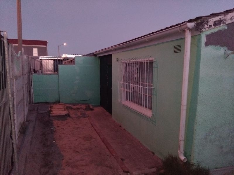 3 Bedroom house for sale in Eastridge Mitchells Plain - Photo 3