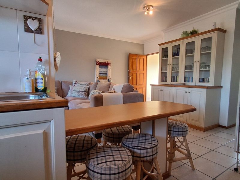 Modern beachfront apartment in prime Shelly Beach location - Photo 9