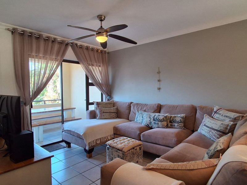 Modern beachfront apartment in prime Shelly Beach location - Photo 3