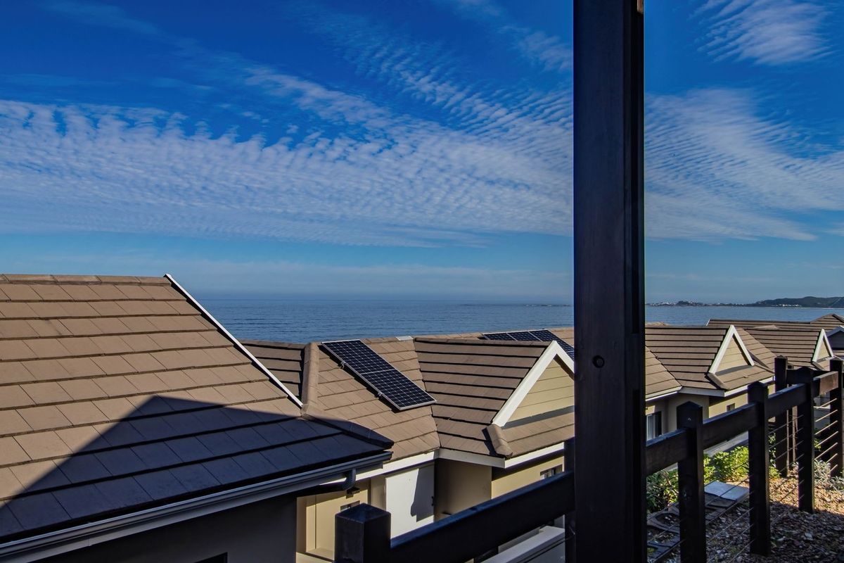 Apartment For Sale in Brenton on Sea - Photo 2