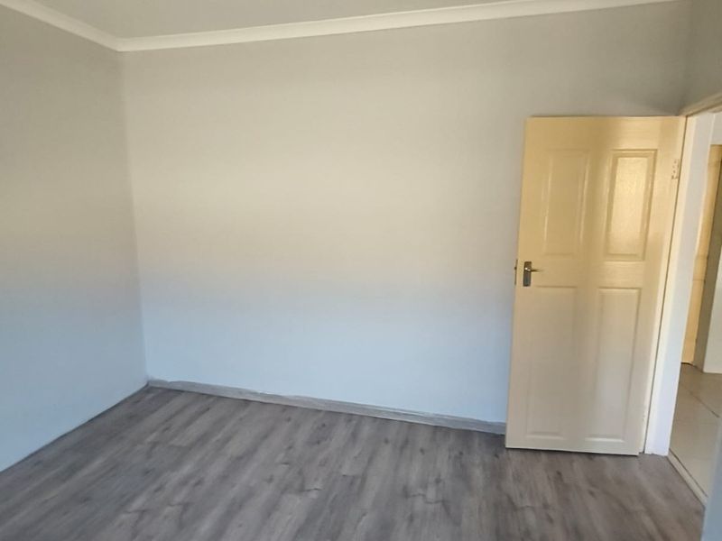 Beacon Bay - 2 Bedroom flat for rent - Photo 5