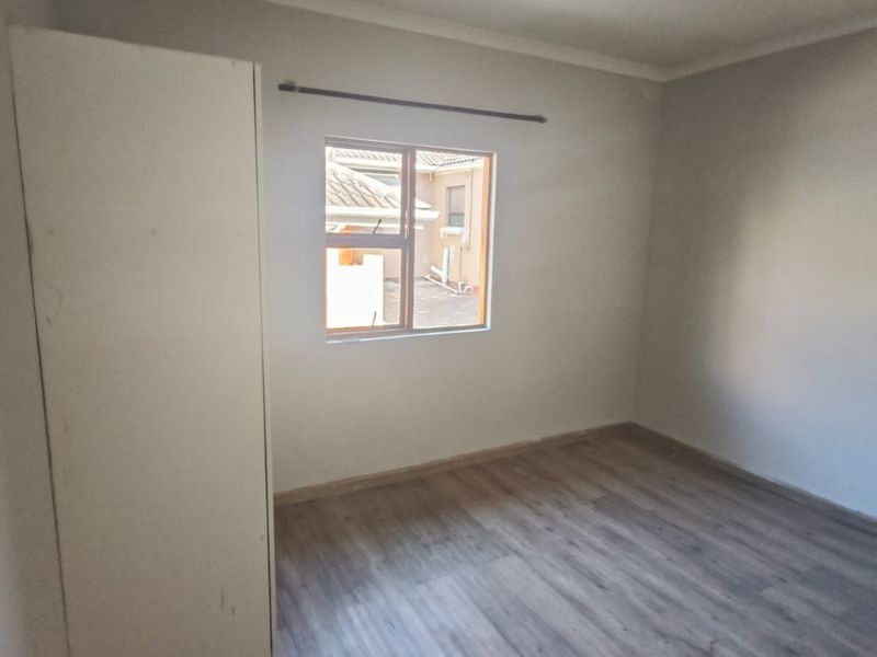 Beacon Bay - 2 Bedroom flat for rent - Photo 4