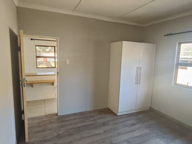 Beacon Bay - 2 Bedroom flat for rent - Photo 3