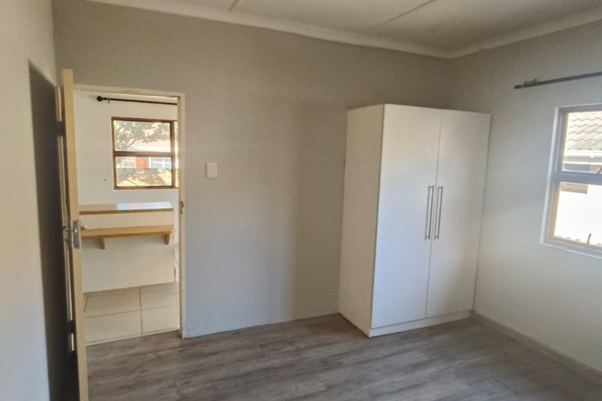 Beacon Bay - 2 Bedroom flat for rent - Photo 3