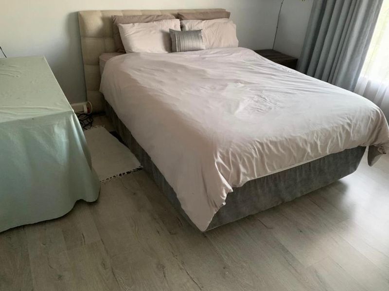 Three Bedroom House for rental in Kyalami - Photo 9