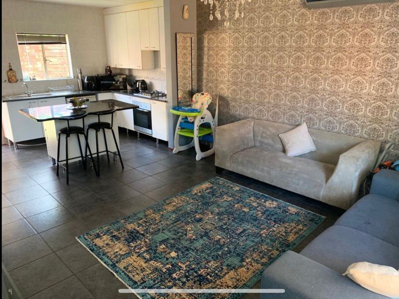Three Bedroom House for rental in Kyalami - Photo 3
