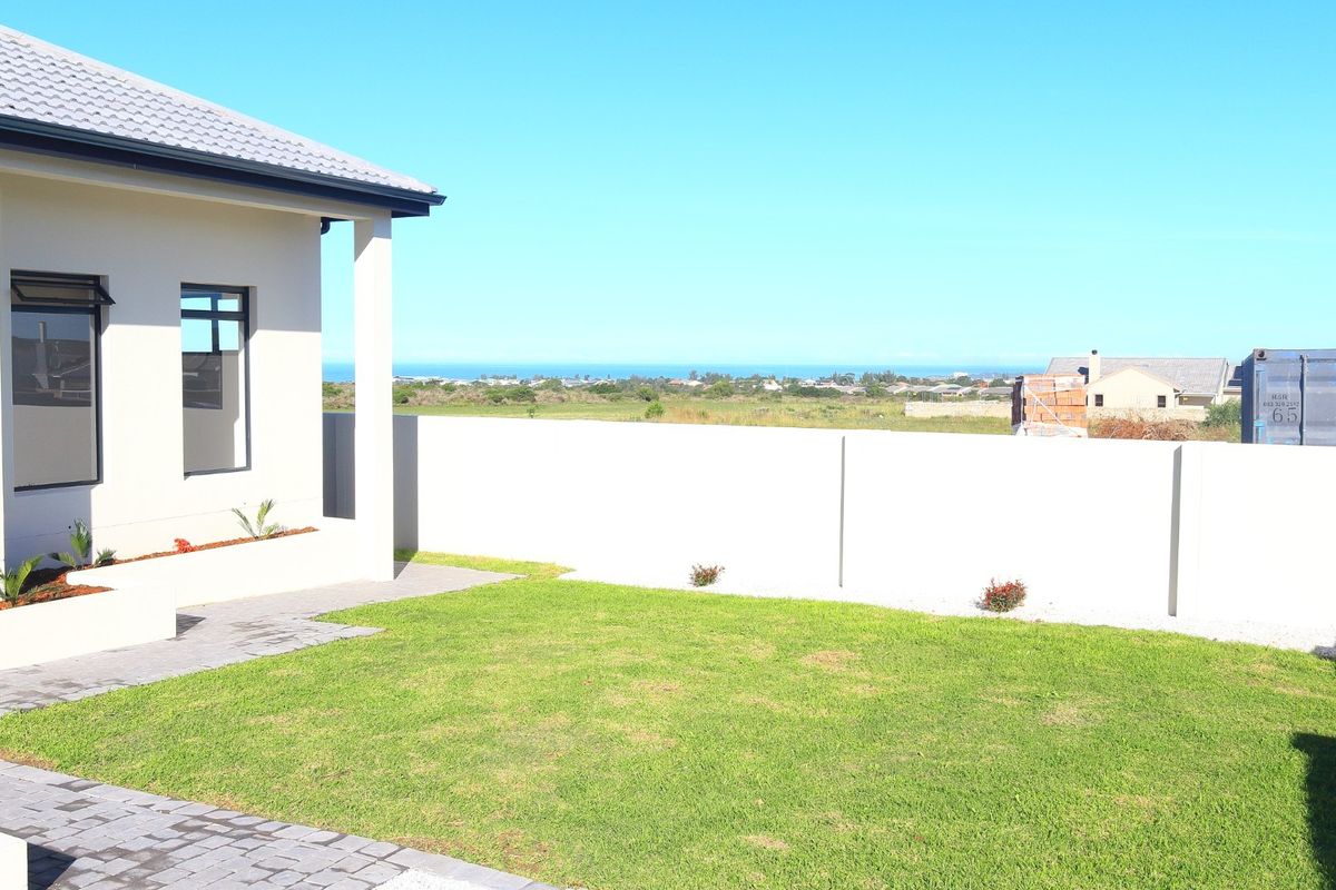 Brand-New 4-Bedroom Home with Sea Views for Sale in Fountains Estate, Jeffreys Bay - Photo 2