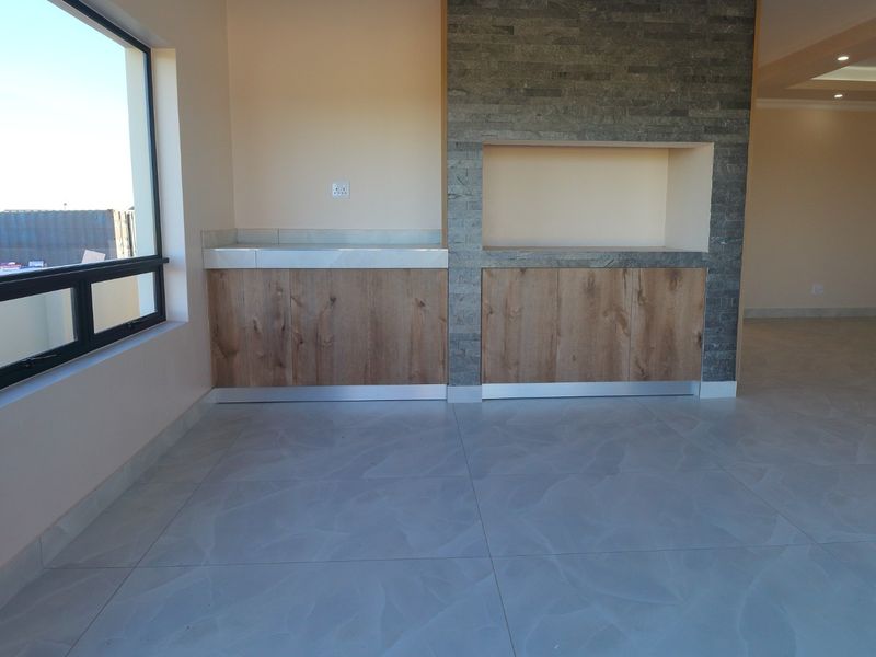 Brand-New 4-Bedroom Home with Sea Views for Sale in Fountains Estate, Jeffreys Bay - Photo 10