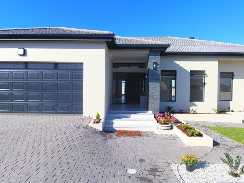 Brand-New 4-Bedroom Home with Sea Views for Sale in Fountains Estate, Jeffreys Bay - Photo 1