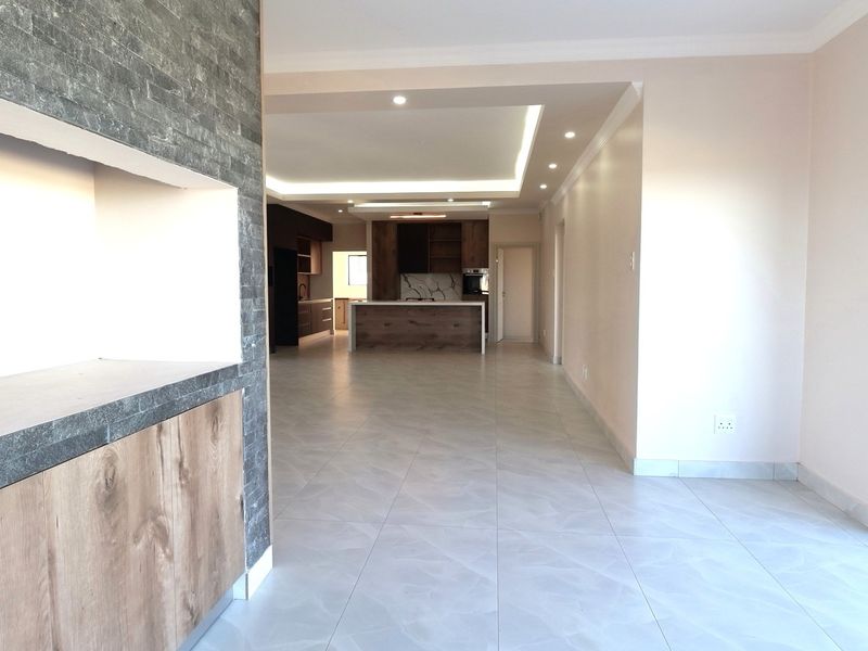 Brand-New 4-Bedroom Home with Sea Views for Sale in Fountains Estate, Jeffreys Bay - Photo 9