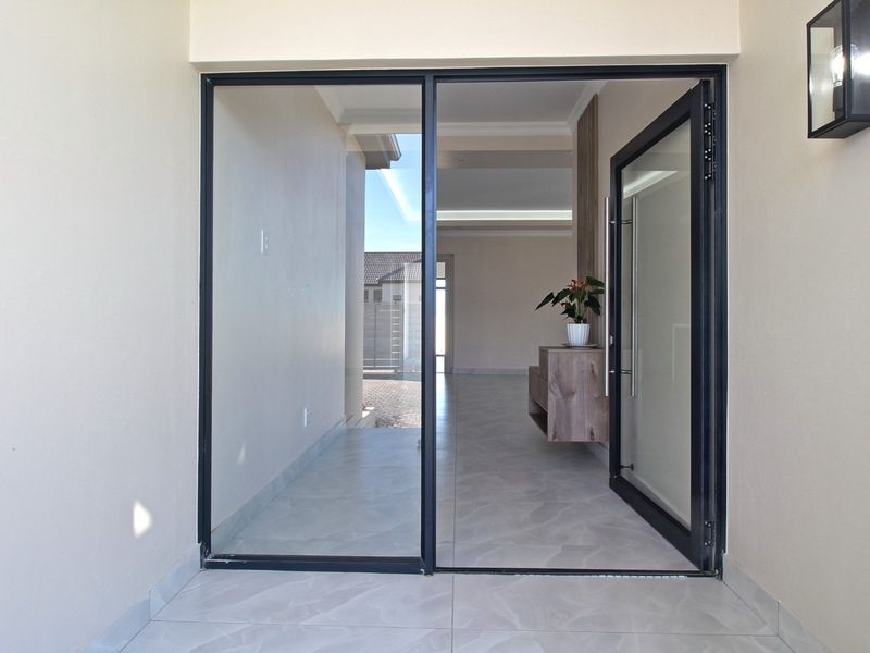 Brand-New 4-Bedroom Home with Sea Views for Sale in Fountains Estate, Jeffreys Bay - Photo 3