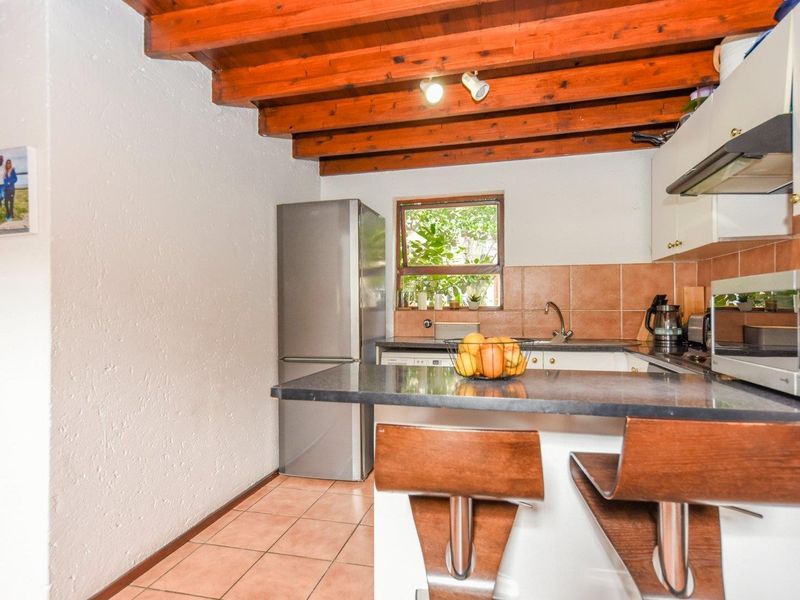 Apartment For Sale in Sandton - Photo 4