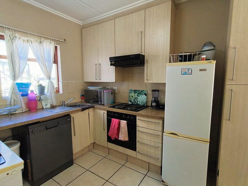Apartment For Sale in Lonehill, Sandton - Photo 6