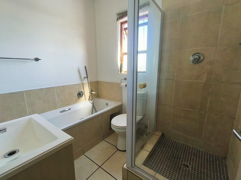 Apartment For Sale in Lonehill, Sandton - Photo 7