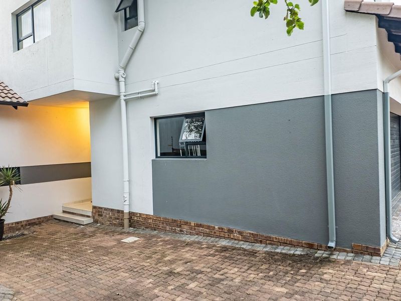 Townhouse For Sale in Noordhang, Randburg - Photo 3