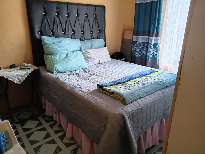 House for sale in Protea Glen ext 3 - Photo 5
