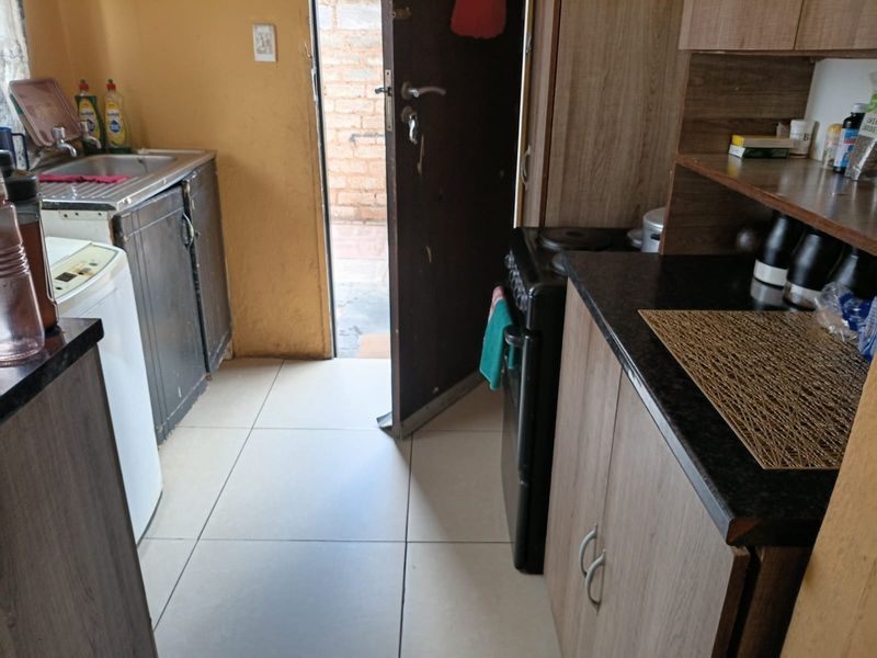 House for sale in Protea Glen ext 3 - Photo 3