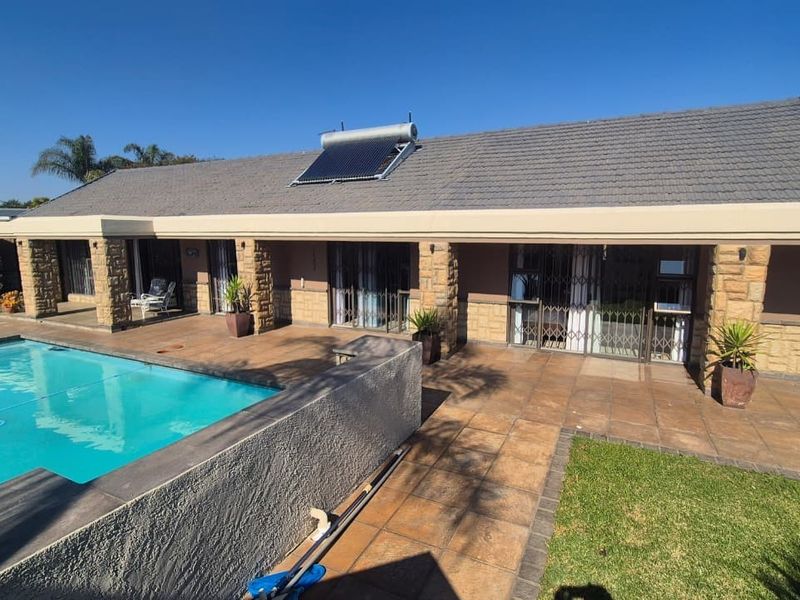 3-Bed House with Seperate Flatlet in Dal Fouche - Photo 3