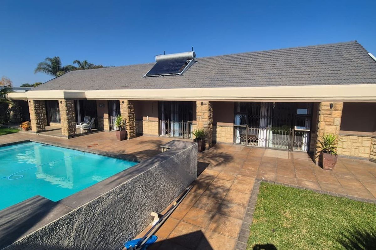3-Bed House with Seperate Flatlet in Dal Fouche - Photo 3