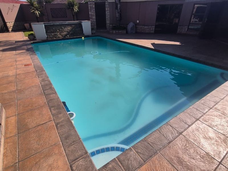 3-Bed House with Seperate Flatlet in Dal Fouche - Photo 5