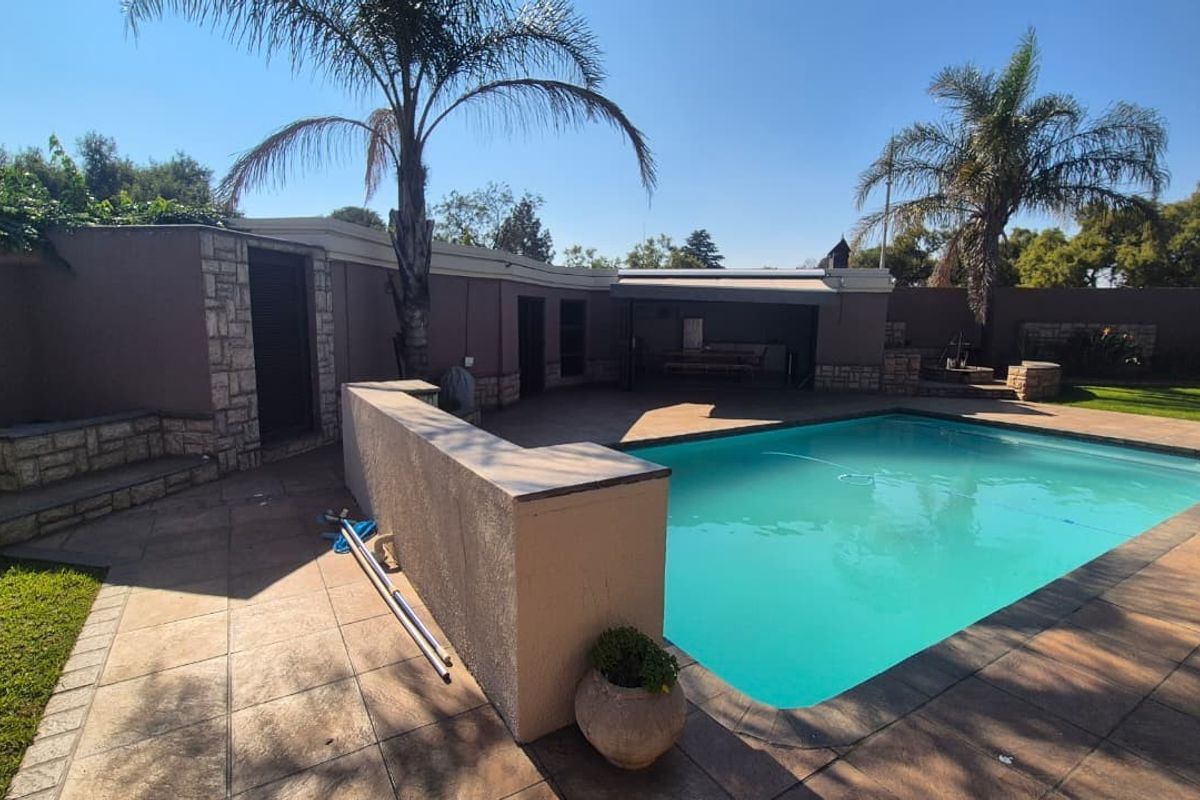 3-Bed House with Seperate Flatlet in Dal Fouche - Photo 4