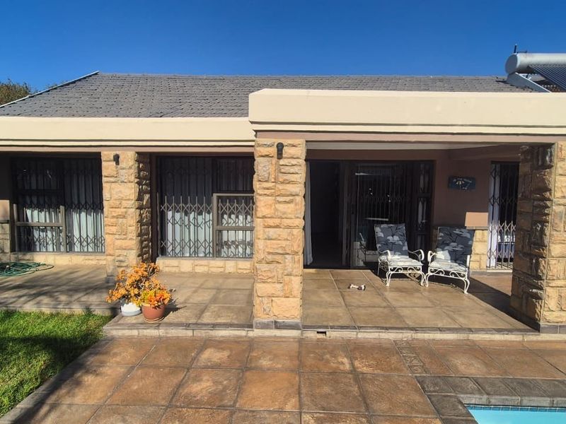 3-Bed House with Seperate Flatlet in Dal Fouche - Photo 9