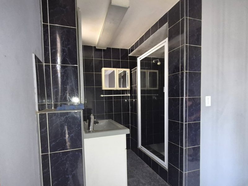 House For Sale in Bezuidenhout Valley, Johannesburg - Photo 9