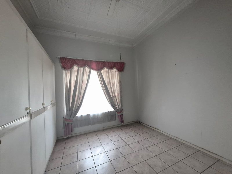 House For Sale in Bezuidenhout Valley, Johannesburg - Photo 4