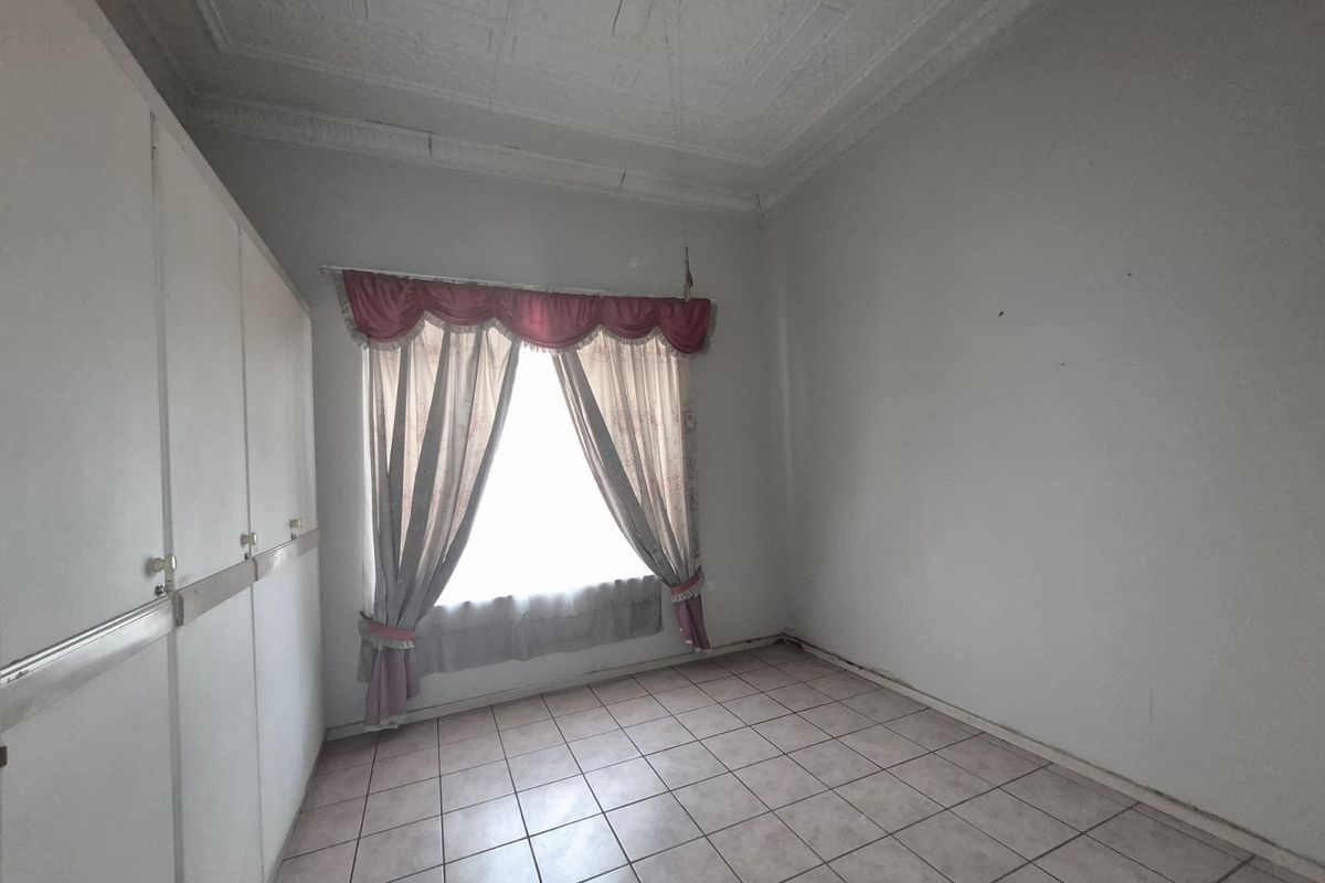 House For Sale in Bezuidenhout Valley, Johannesburg - Photo 4