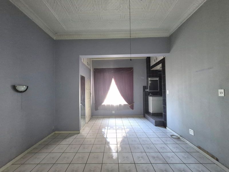 House For Sale in Bezuidenhout Valley, Johannesburg - Photo 6