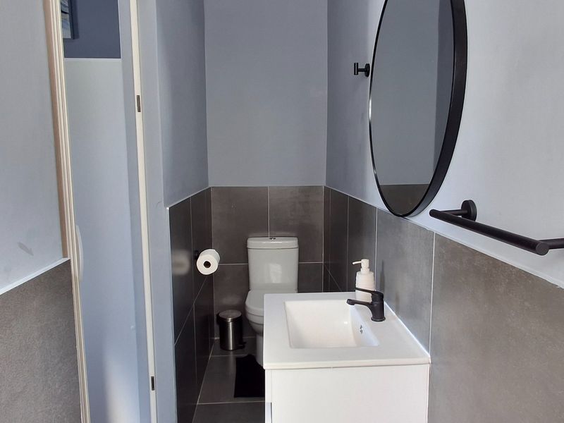 4 bedroom House To Rent in Observatory, Cape Town - Photo 10
