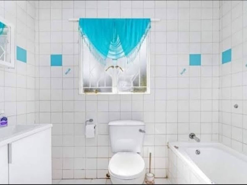 Townhouse For Sale in Roodekrans, Roodepoort - Photo 2