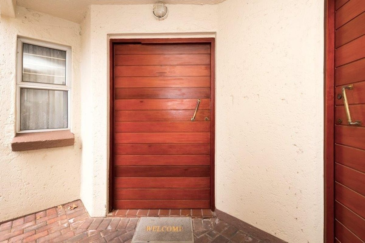 Spacious Ground Floor Living in the Heart of Bedfordview - Photo 3