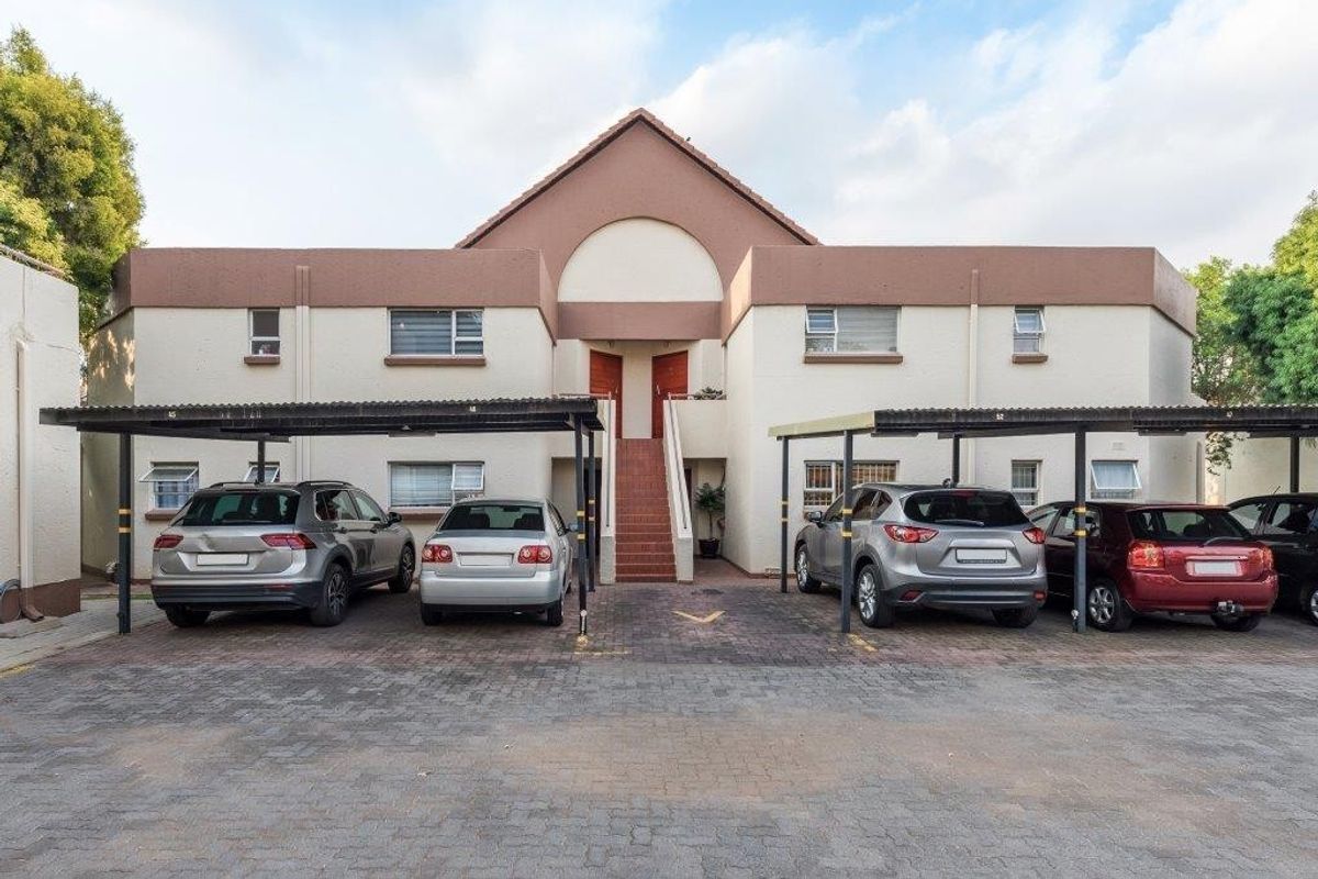 Spacious Ground Floor Living in the Heart of Bedfordview - Photo 2