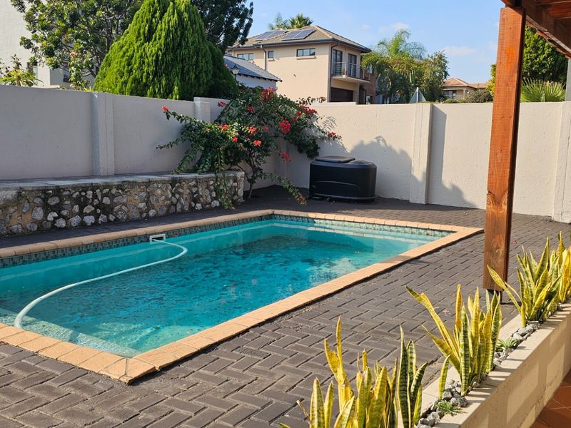BEAUTIFUL PROPERTY IN POPULAR SECURITY ESTATE - READY TO BE OCCUPIED - Photo 2