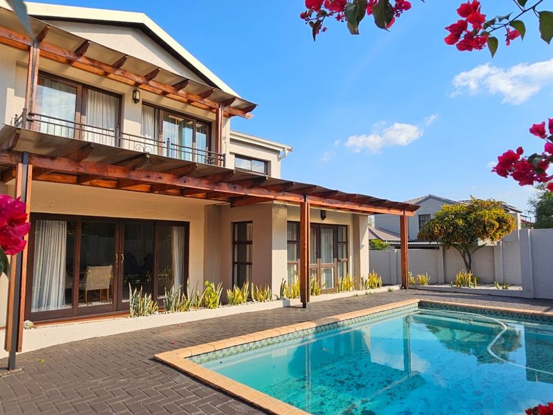 BEAUTIFUL PROPERTY IN POPULAR SECURITY ESTATE - READY TO BE OCCUPIED - Photo 5