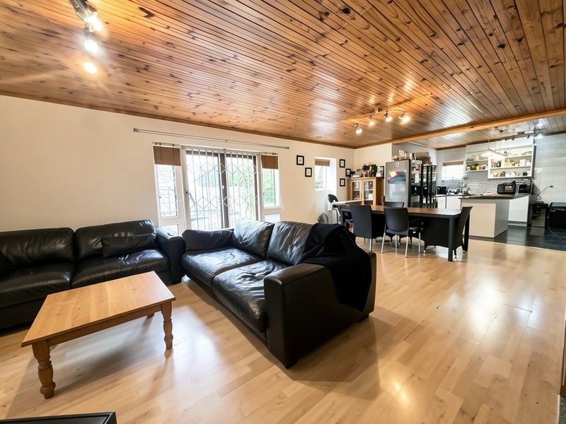 3 Bedroom Double-Storey Family Home!!! - Photo 2