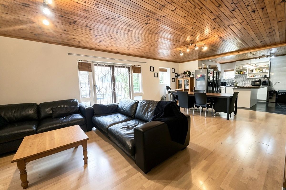 3 Bedroom Double-Storey Family Home!!! - Photo 2