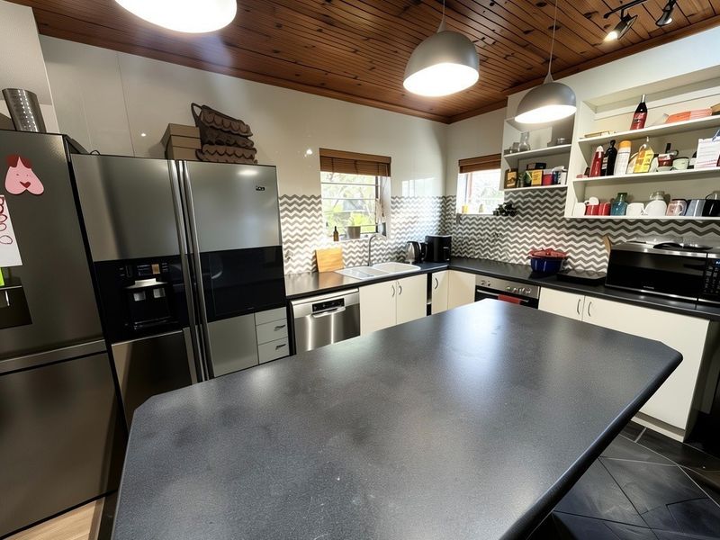 3 Bedroom Double-Storey Family Home!!! - Photo 4