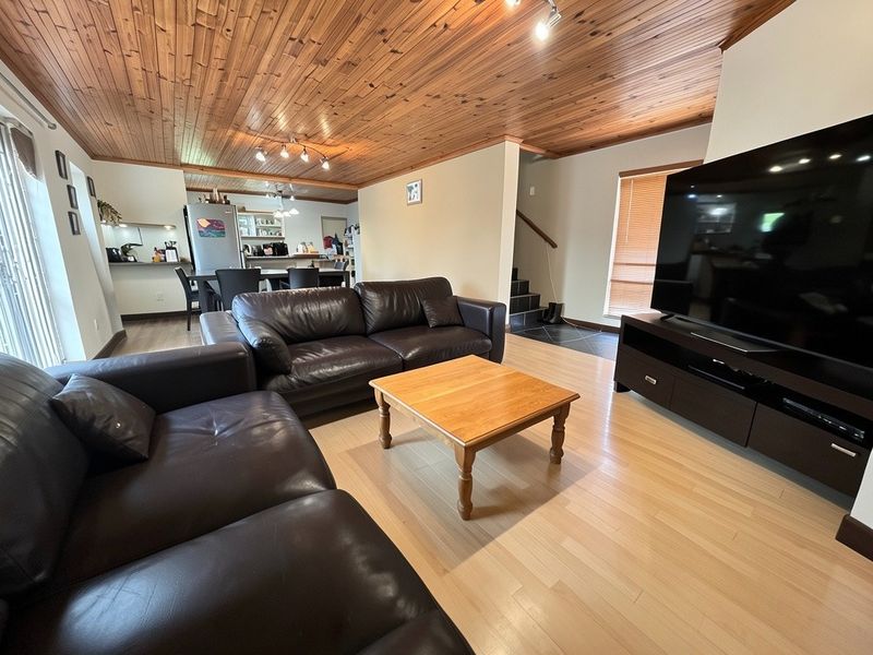3 Bedroom Double-Storey Family Home!!! - Photo 3