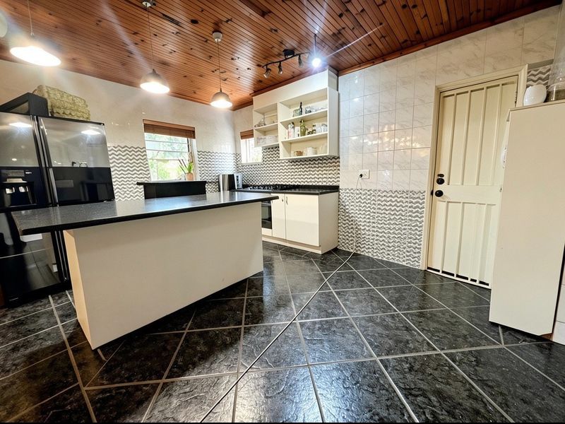 3 Bedroom Double-Storey Family Home!!! - Photo 5