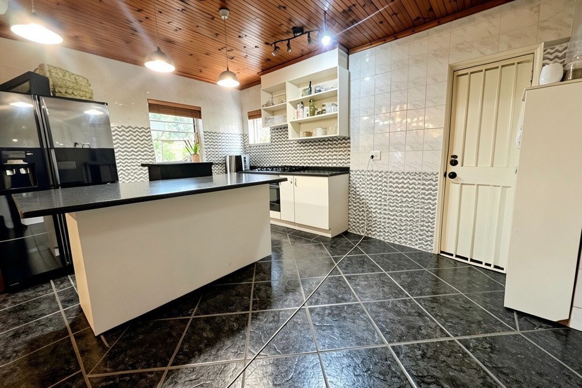 3 Bedroom Double-Storey Family Home!!! - Photo 5