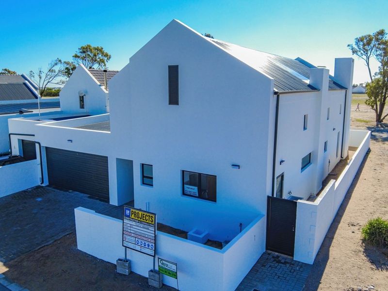 Cooler by the Coast - Your Urban Paradise Awaits! - Photo 3