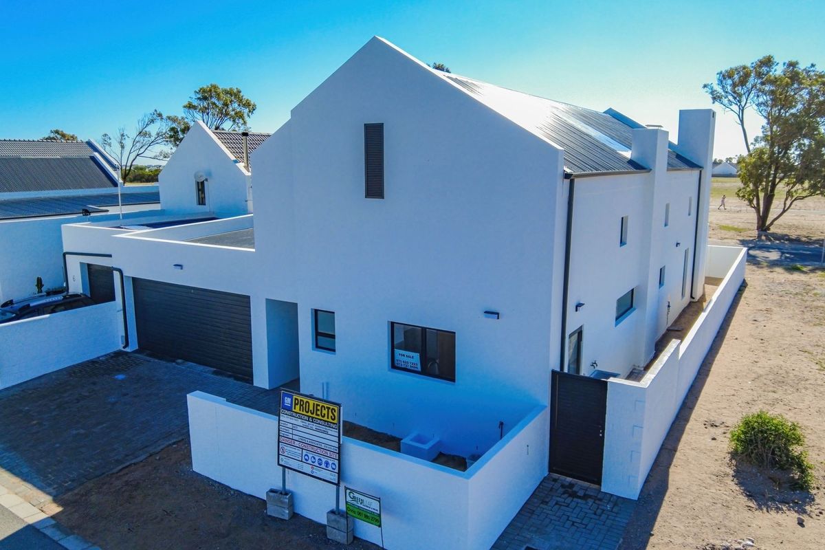 Cooler by the Coast - Your Urban Paradise Awaits! - Photo 3
